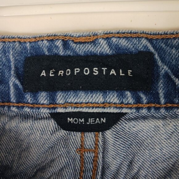 Aeropostale Womens Mom Jean Distressed Denim Blue Size 6 Thrashed Front - Picture 3 of 12